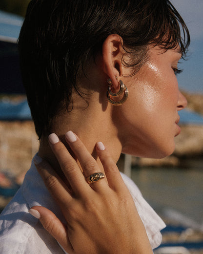 The Ridged Amalfi Hinge Hoops