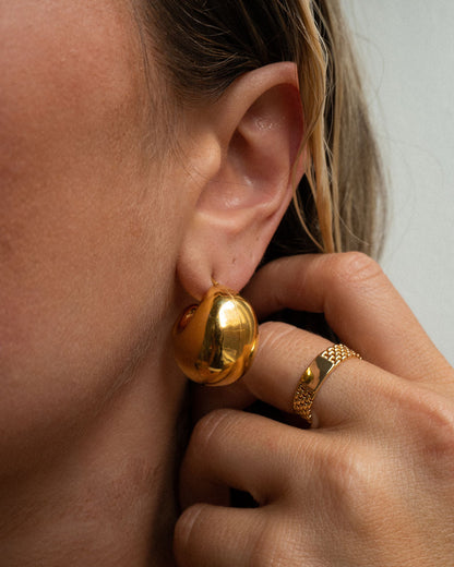 Lucia Hoops- Gold