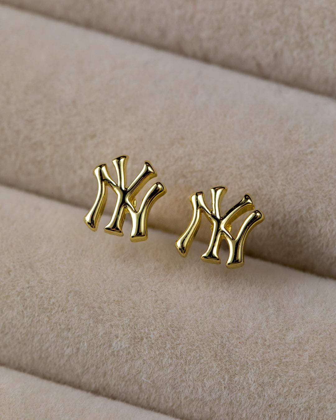 Bijoux MLB Logo Studs & Layered Nameplate Necklace Bundle - Gold