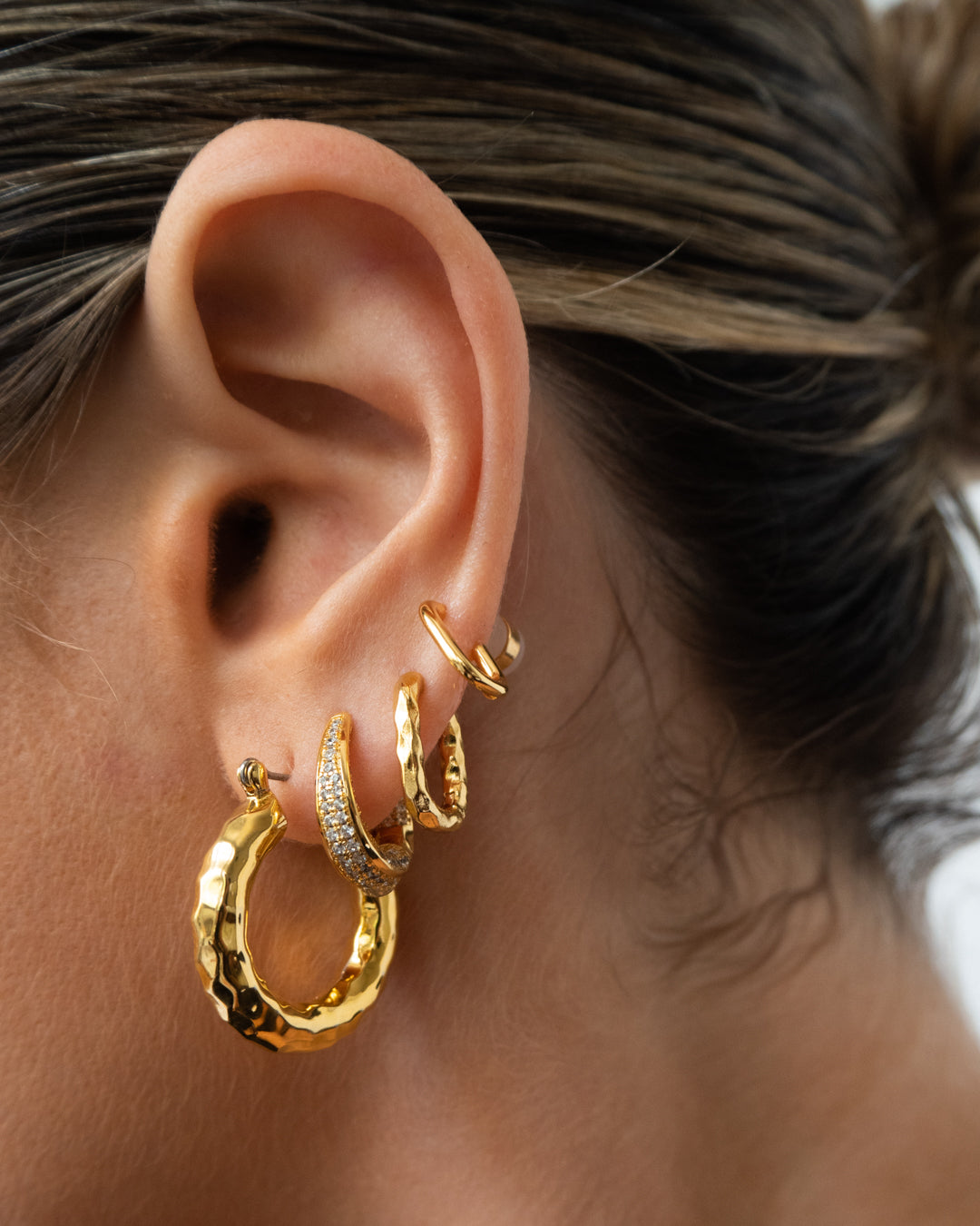 Hammered Chain Link Huggies- Gold